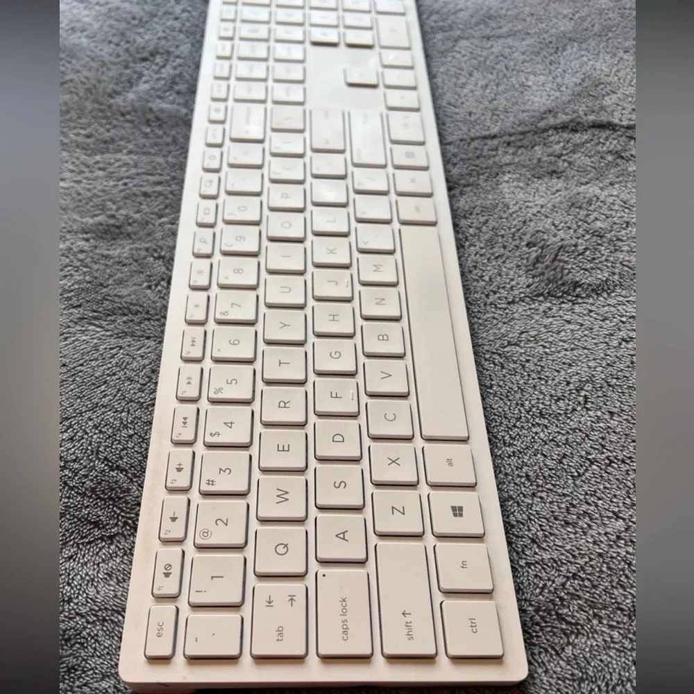 HP Wireless White Keyboard NWOT